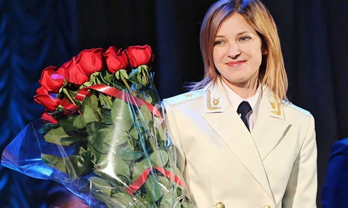 Nữ công tố viên Crimea xinh đẹp rạng ngời