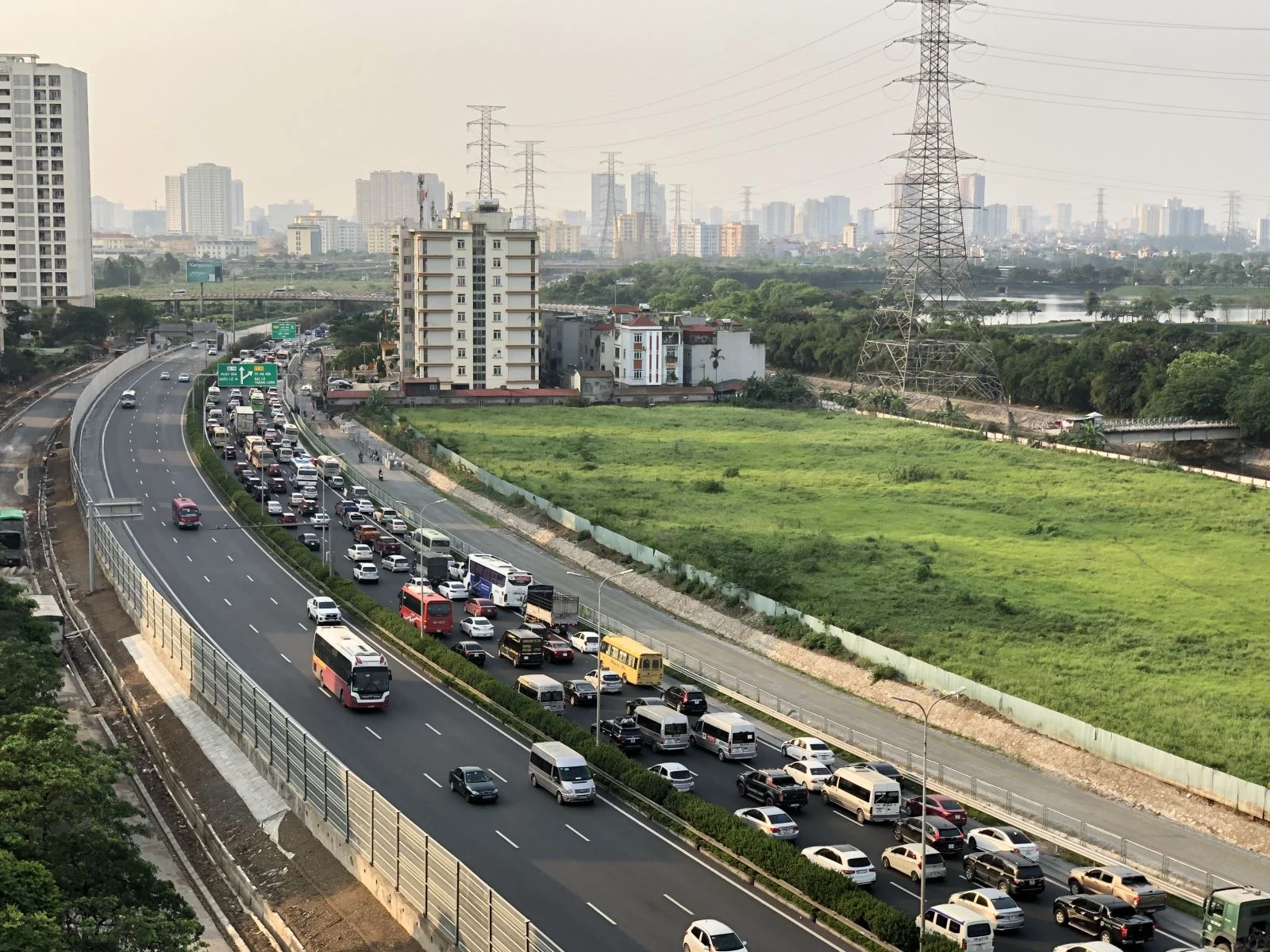  Cao tốc Pháp Vân ken đặc ô tô vào ngày cuối kỳ nghỉ lễ