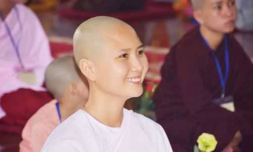 Hình ảnh Nguyễn Thị Hà ở HHVN 2014 trước khi đi tu được tìm kiếm