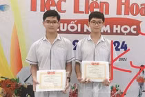 Cách học Toán cùng chạm giải Nhất Quốc gia của cặp song sinh