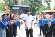 Đề Ngữ văn tốt nghiệp THPT gây bất ngờ, khó ‘mưa’ điểm 9