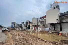 [GALLERY] Loạt nhà siêu mỏng xuất hiện như "nấm sau mưa" dọc Vành đai 2,5