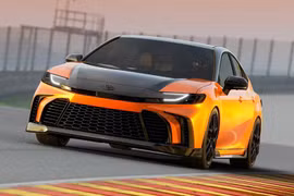 Toyota Camry "lột xác" với bản GT S Concept đầy táo bạo