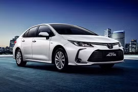 Toyota Corolla Altis hybrid 2026 thêm bản "giá mềm", chỉ 750 triệu đồng