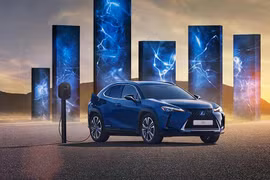 UX 300e - xe sang điện đầu tiên của Lexus bất ngờ bị dừng bán 