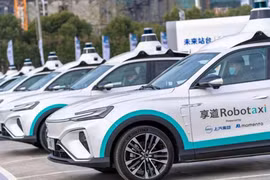 200 robotaxi tê liệt giữa đường, Trung Quốc dừng cấp phép xe tự lái