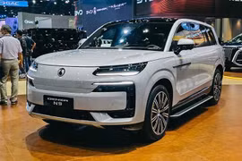 "Soi" BYD Denza N9 - SUV sạc 9 phút từ 1,575 tỷ đồng, sắp về Việt Nam