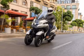 Yamaha Tricity 300 ABS 2026 từ 174 triệu đồng - xe ga 3 bánh siêu an toàn