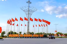 Quảng Ninh rực rỡ cờ hoa chào mừng thành lập thành phố mới