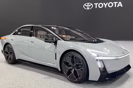 Corolla - xe bán chạy nhất của Toyota sắp "lột xác", thêm động cơ mới