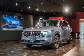 "Soi" Mazda CX-5 hybrid 2027 màu xám xi măng sắp mở bán tại Việt Nam