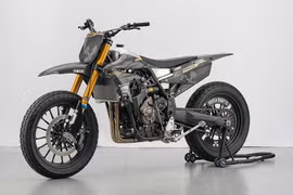 [GALLERY] Chi tiết "xế nổ" Yamaha Ténéré 700 lột xác phong cách flat-track 