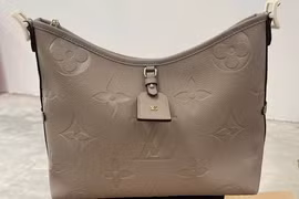 Phát hiện hàng nghìn túi xách giả mạo Hermes, Chanel, Louis Vuitton