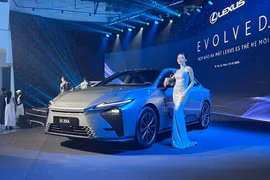 [GALLERY] Cận cảnh Lexus ES thế hệ mới vừa ra mắt Việt Nam, từ 2,34 tỷ đồng