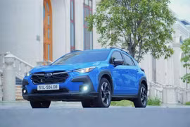 Subaru Crosstrek giảm gần 330 triệu đồng tháng 10/2026, xả hàng tồn