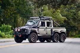 [GALLERY] Land Rover Defender 1993 độ "quái thú 6 chân", bán gần 8 tỷ đồng