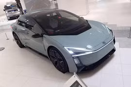 [GALLERY] Toyota Corolla 2028 hé lộ nền tảng và hệ truyền động hoàn toàn mới