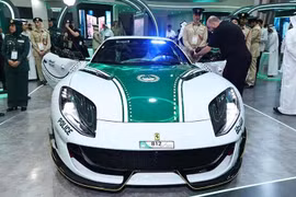 [GALLERY] "Soi" Ferrari 812 Superfast độ Mansory độc bản của cảnh sát Dubai