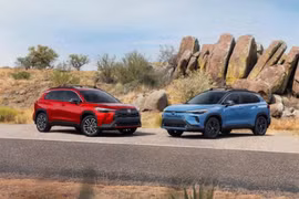 [GALLERY] Toyota Corolla Cross 2027 giá từ 650 triệu đồng, rút gọn phiên bản