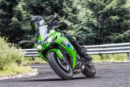[GALLERY] Kawasaki Ninja 650 2027 nâng cấp phuộc, phanh mới - chờ về Việt Nam