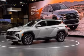Hyundai Tucson đời cũ vẫn "bán đắt như tôm tươi" dù đời 2027 ra mắt