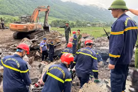 Tìm thấy thi thể 2 nạn nhân trong vụ sạt lở đá ở Thanh Hóa