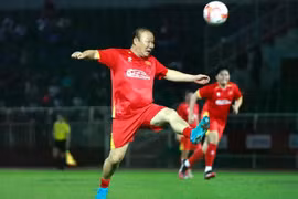 Ông Park Hang-seo làm HLV trưởng đội bóng Thái Lan