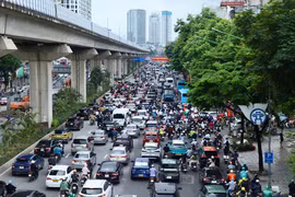 Hà Nội đông nghẹt ngày đầu đi làm sau kỳ nghỉ lễ