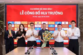 HLV Chu Đình Nghiêm ký 3 năm với Ninh Bình 