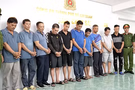 Từ vụ tự tử, 200 cảnh sát phá đường dây buôn lậu hơn 2,4 tấn xyanua