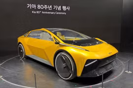 "Soi" Kia Vision Meta Turismo - chiếc fastback 4 cửa đậm chất viễn tưởng