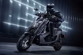 Cận cảnh Yamaha EMF 2026 - xe máy điện đổi pin chạy 110 km/lần sạc