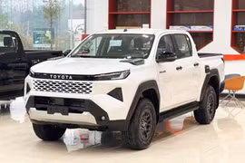 Toyota Hilux mới giảm giá sốc tại đại lý Việt, bản Pro còn 666 triệu đồng