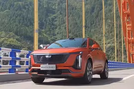 [GALLERY] Cadillac XT5 PHEV tiết kiệm xăng, công nghệ lái bán tự động xịn sò