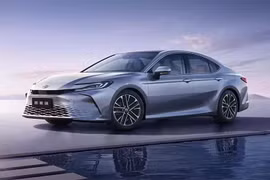 [GALLERY] Toyota Camry 2027 nâng cấp nội thất với màn hình tới 15,6 inch