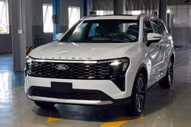 [GALLERY] Tận thấy Ford Territory Platinum 2026, từ 916 triệu tại đại lý Việt