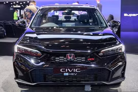 [GALLERY] Chi tiết Honda Civic e:HEV RS 2026 thêm giả lập sang số S+ Shift