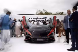 [GALLERY] Lamborghini giới thiệu "siêu bò" Revuelto SV nhanh và mạnh nhất