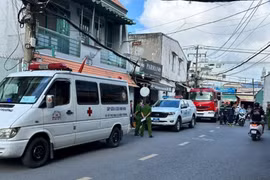 Nỗ lực phá khóa, dập lửa vẫn không kịp cứu nữ chủ quán cà phê ở TPHCM