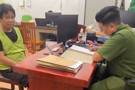 Bắt tạm giam ông chủ quán bún bò trộm cắp điện thoại ở một phòng trọ
