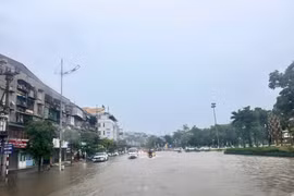 [GALLERY] Mưa lớn gây ngập úng cục bộ tại một số khu vực tại Quảng Ninh