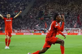 World Cup 2026: Cú đúp của Manzambi giúp Thụy Sĩ đè bẹp Bosnia 4-1