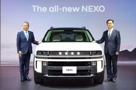 Tận thấy Hyundai NEXO 2026 "bằng xương bằng thịt", chờ ngày mở bán