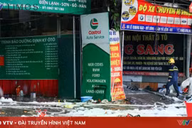 Cháy gara sửa ô tô trên đường Lê Quang Đạo - Hà Nội