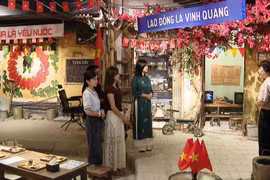 [GALLERY] "Tour Yêu nước": Chạm vào ký ức Hà Nội một thời dịp Quốc khánh 2/9