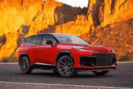 [GALLERY] Toyota RAV4 GR Sport hybrid 2026 từ 1,5 tỷ đồng, nâng cấp mạnh tay