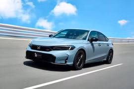 Honda Civic e:HEV RS 2026 từ 769 triệu đồng, lái phấn khích hơn