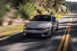 Kia K5 thêm công nghệ hybrid mới, hiệu suất mạnh ngang xe điện