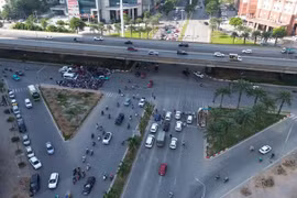 [GALLERY] Hà Nội di dời cây xanh, chuẩn bị xây hầm chui hơn 960 tỷ đồng