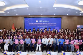 UEFA và AFC hỗ trợ bóng đá nữ Việt Nam phát triển từ tài năng "nhí"